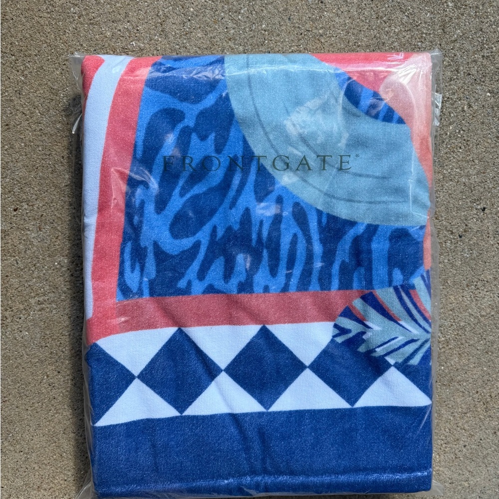 Frontgate Beach Towel - 40” x 72” - NWT - Picture 4 of 12
